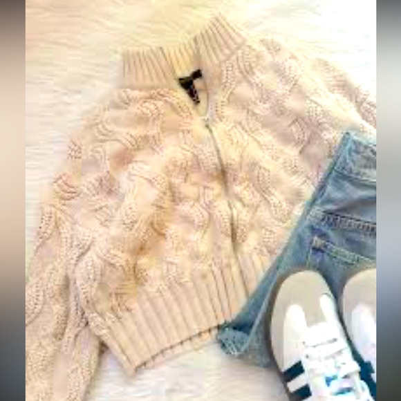 FOREVER 21 Cropped Cable-knit Zip-up Cardigan Cream Color Size Medium - Picture 1 of 10